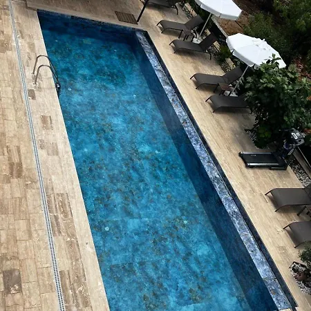 Lionyx Home&suites Rooftop Hotel